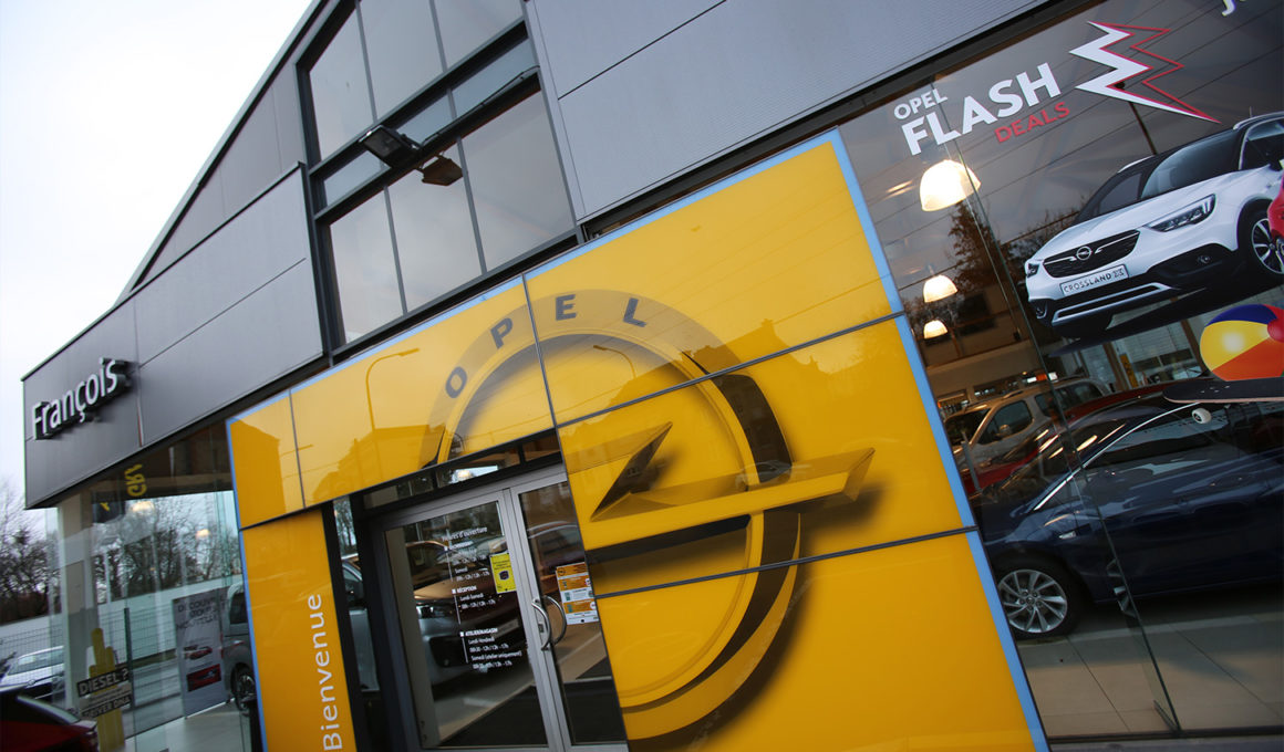 Devanture Automobiles Francois